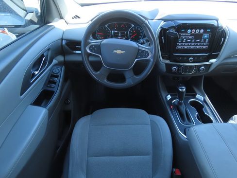 Used 2018 Chevrolet Traverse LT FWD image 5