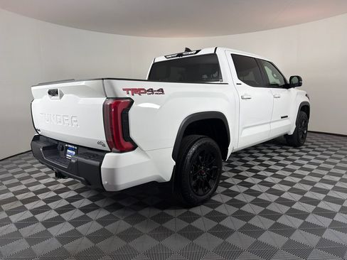 Used 2025 Toyota Tundra Limited AWD/4WD image 3
