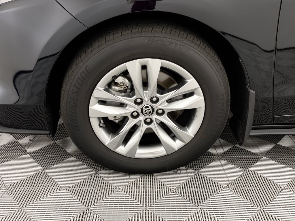 Certified 2026 Toyota Sienna Limited FWD image 13