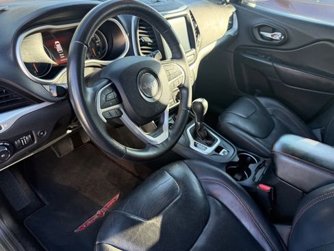 Used 2016 Jeep Cherokee Trailhawk w/ Comfort/Convenience Group image 19