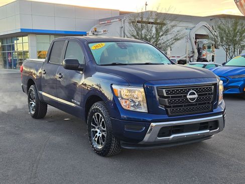 Used 2023 Nissan Titan SV image 7