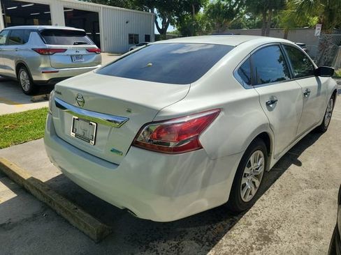 Used 2013 Nissan Altima 2.5 S FWD image 4