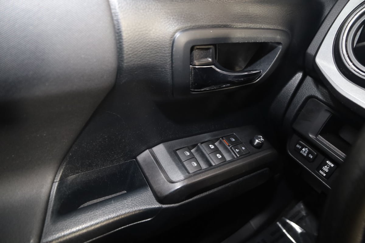 Used 2016 Toyota Tacoma TRD Sport w/ Towing Package AWD/4WD image 25