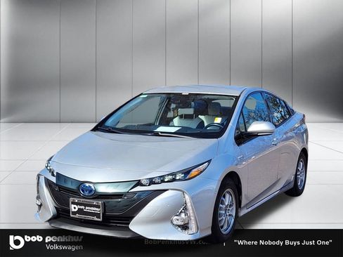 Used 2018 Toyota Prius Prime Advanced w/ Carpet Mat Package image 22