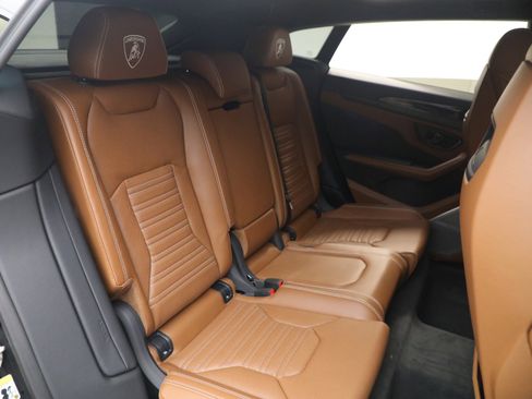 Used 2025 Lamborghini Urus SE AWD/4WD image 23