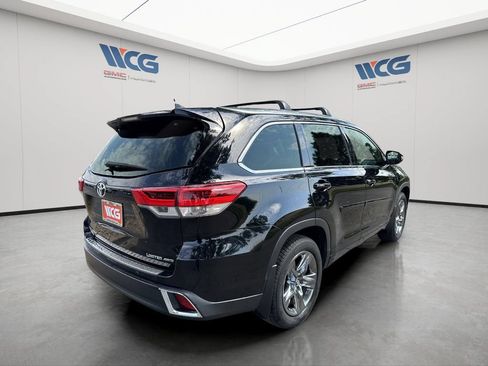 Used 2019 Toyota Highlander Limited Platinum AWD/4WD image 3