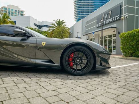 Used 2020 Ferrari 812 Superfast RWD image 38