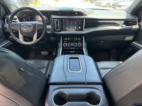 Used 2022 GMC Yukon Denali AWD/4WD image 17