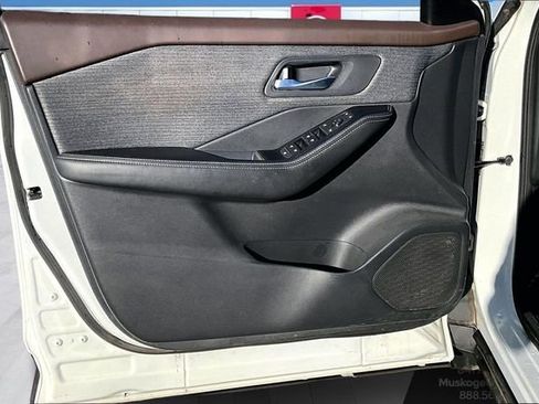 Used 2021 Nissan Rogue SV image 17