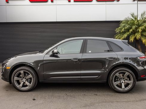 Certified 2025 Porsche Macan image 2