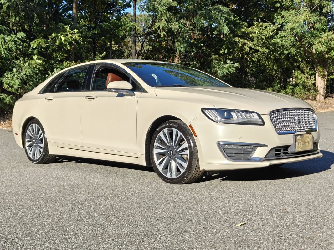 Used 2018 Lincoln MKZ Reserve w/ Technology Package FWD image 9