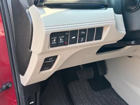 Used 2025 Honda Odyssey Touring image 8