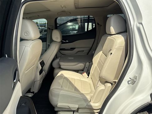 Used 2021 GMC Acadia Denali w/ Denali Technology Package image 29