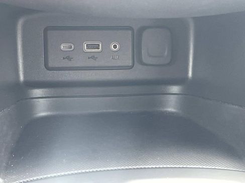 Used 2023 Chevrolet Equinox LT FWD image 19