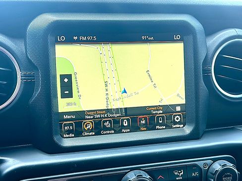 Used 2022 Jeep Wrangler Unlimited Sahara w/ Cold Weather Group AWD/4WD image 27