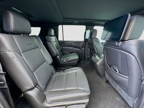 Used 2021 Cadillac Escalade ESV Sport w/ Driver Assist Tech Package image 21