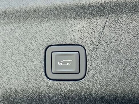 New 2026 Chevrolet Suburban Premier image 15