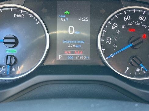 Used 2021 Toyota RAV4 LE AWD/4WD image 18