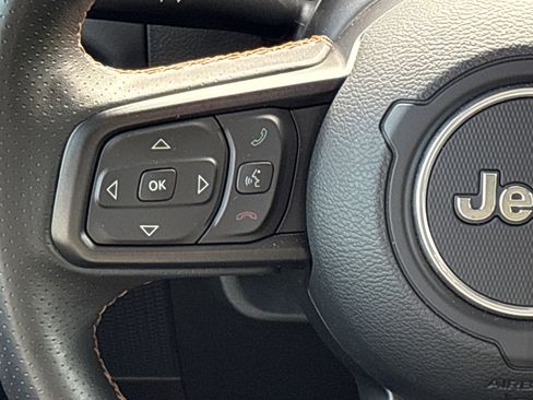 Certified 2024 Jeep Gladiator Mojave w/ Technology Group image 22