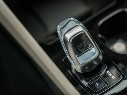 New 2026 Volvo XC40 B5 Ultra w/ Protection Package Premier image 24