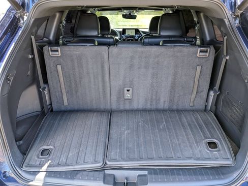Used 2023 Toyota Highlander XSE FWD image 6