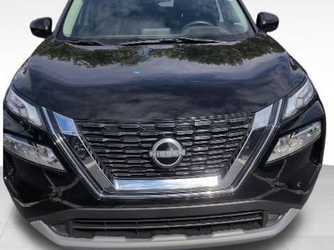 Used 2023 Nissan Rogue SV FWD image 2