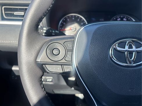 Used 2022 Toyota RAV4 XLE Premium AWD/4WD image 17