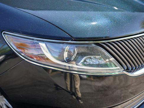 Used 2014 Lincoln MKS image 7