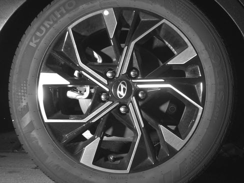 Used 2025 Hyundai Sonata SEL FWD image 30