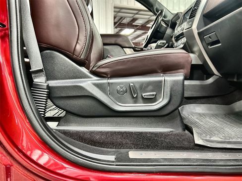 Used 2017 Ford F150 Platinum w/ Equipment Group 701A Luxury image 27