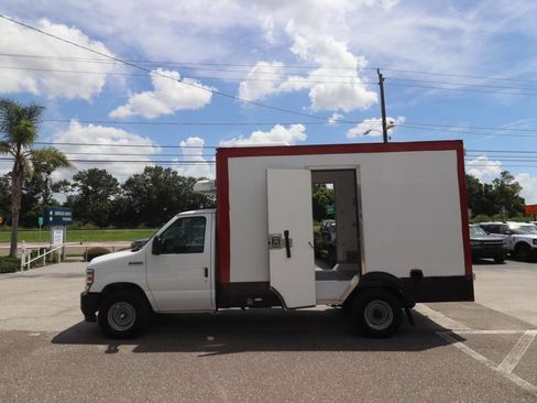 Used 2024 Ford E-350 and Econoline 350 Super Duty w/ Power Windows & Locks Group RWD image 8