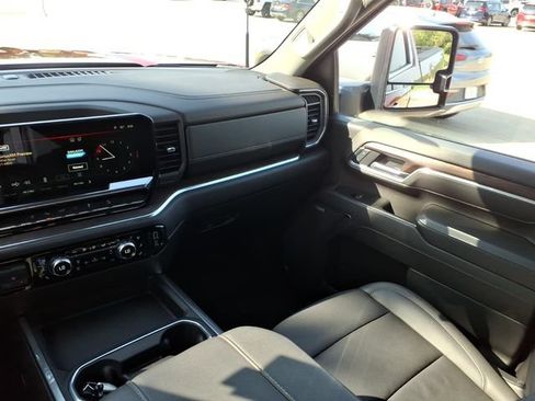 Used 2025 GMC Sierra 2500 SLT w/ SLT Premium Package AWD/4WD image 6