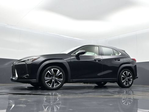 Used 2021 Lexus UX 200 w/ Accessory Package (Z2) FWD image 13