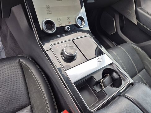 Used 2019 Land Rover Range Rover Velar R-Dynamic SE AWD/4WD image 12