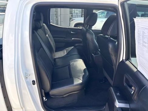 Used 2021 Toyota Tacoma Limited AWD/4WD image 31