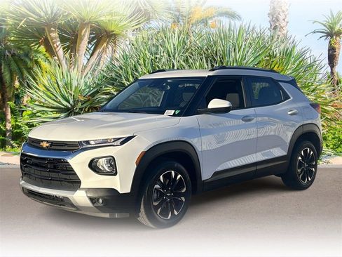 Used 2023 Chevrolet TrailBlazer LT w/ Convenience Package image 1