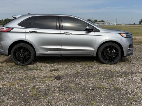 Used 2024 Ford Edge ST w/ Equipment Group 401A AWD/4WD image 2