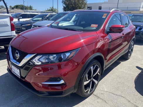 Used 2022 Nissan Rogue Sport SL AWD/4WD image 2