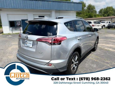 Used 2018 Toyota RAV4 XLE FWD image 5