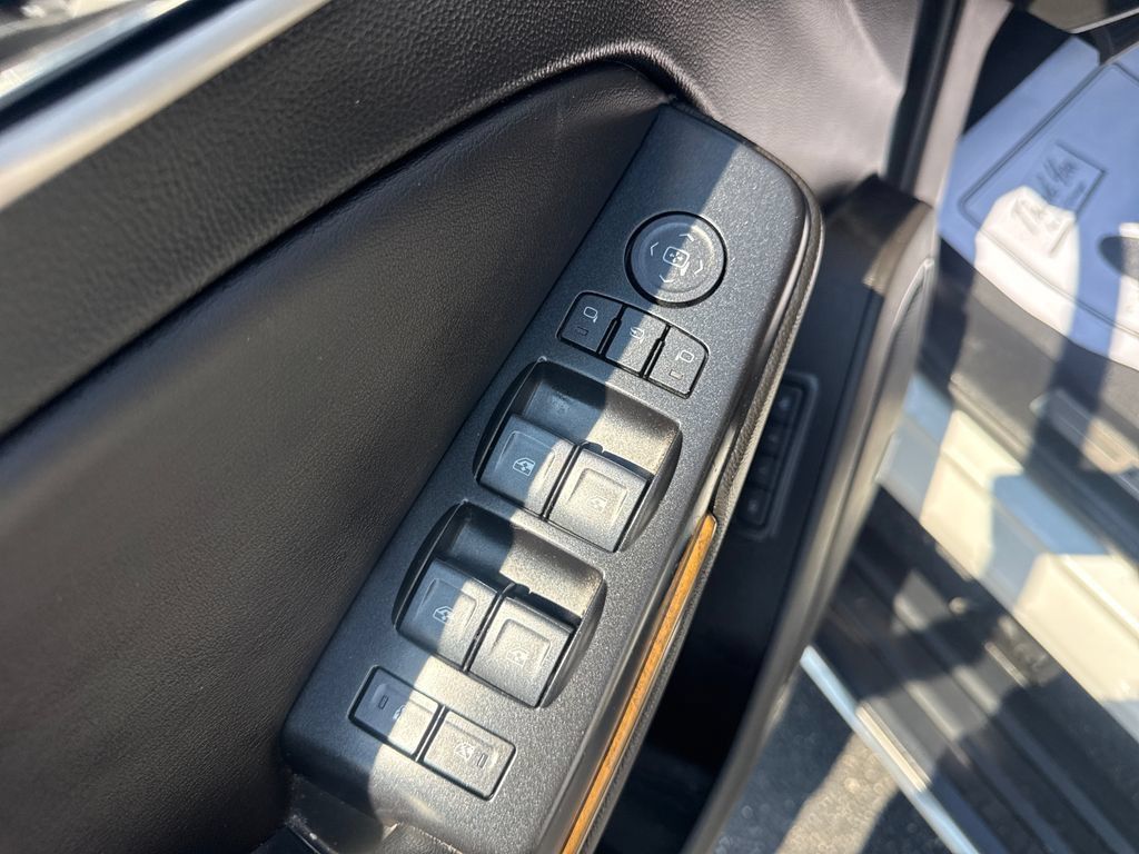 Used 2020 GMC Yukon Denali w/ Denali Ultimate Package AWD/4WD image 37