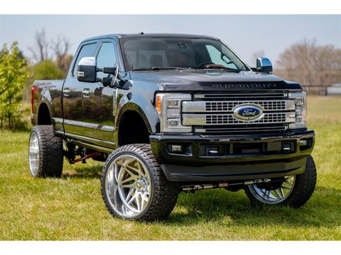 Used 2018 Ford F250 Platinum w/ Platinum Ultimate Package image 16