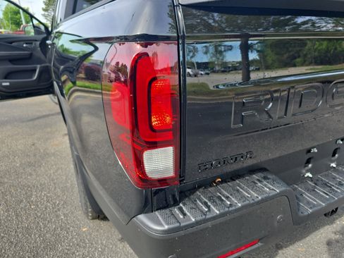 New 2026 Honda Ridgeline Black Edition image 36