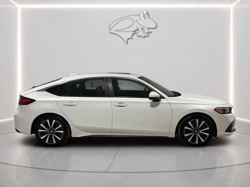 Used 2024 Honda Civic EX-L image 6