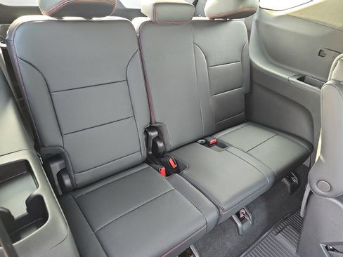 New 2026 Chevrolet Traverse RS w/ LPO, Floor Liner Package AWD/4WD image 12