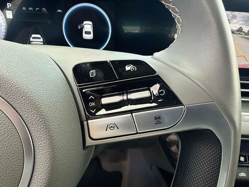 Certified 2025 Hyundai Elantra SEL image 27