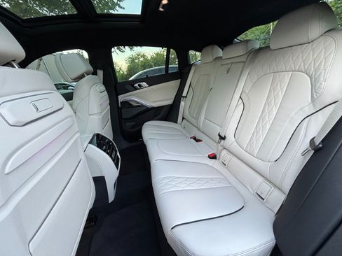 Used 2025 BMW X6 M60i AWD/4WD image 18