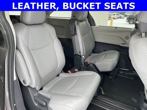Used 2024 Toyota Sienna XLE image 27