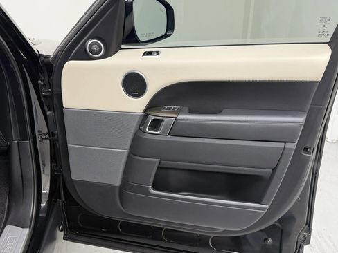 Used 2019 Land Rover Range Rover Sport HSE Dynamic image 19