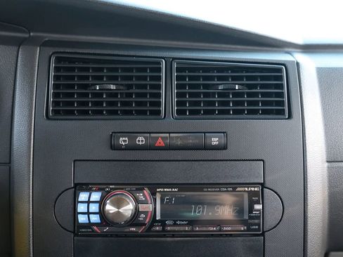 Used 2005 Dodge Magnum SE RWD image 31