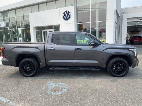 Used 2025 Toyota Tundra Limited AWD/4WD image 6